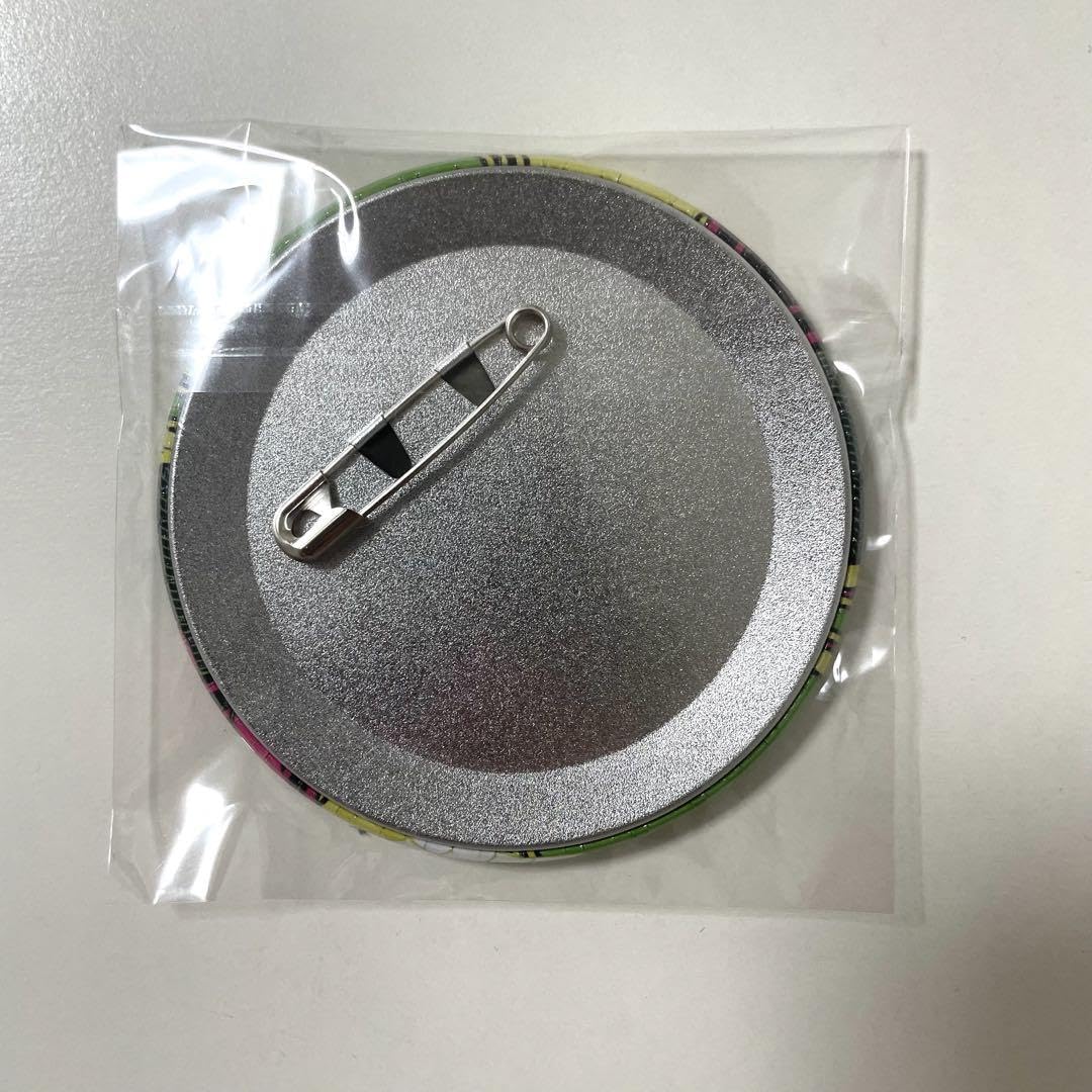 Amazon | ワールドトリガー 小南桐絵 どデカ缶バッジ TRIGGER | バッジ